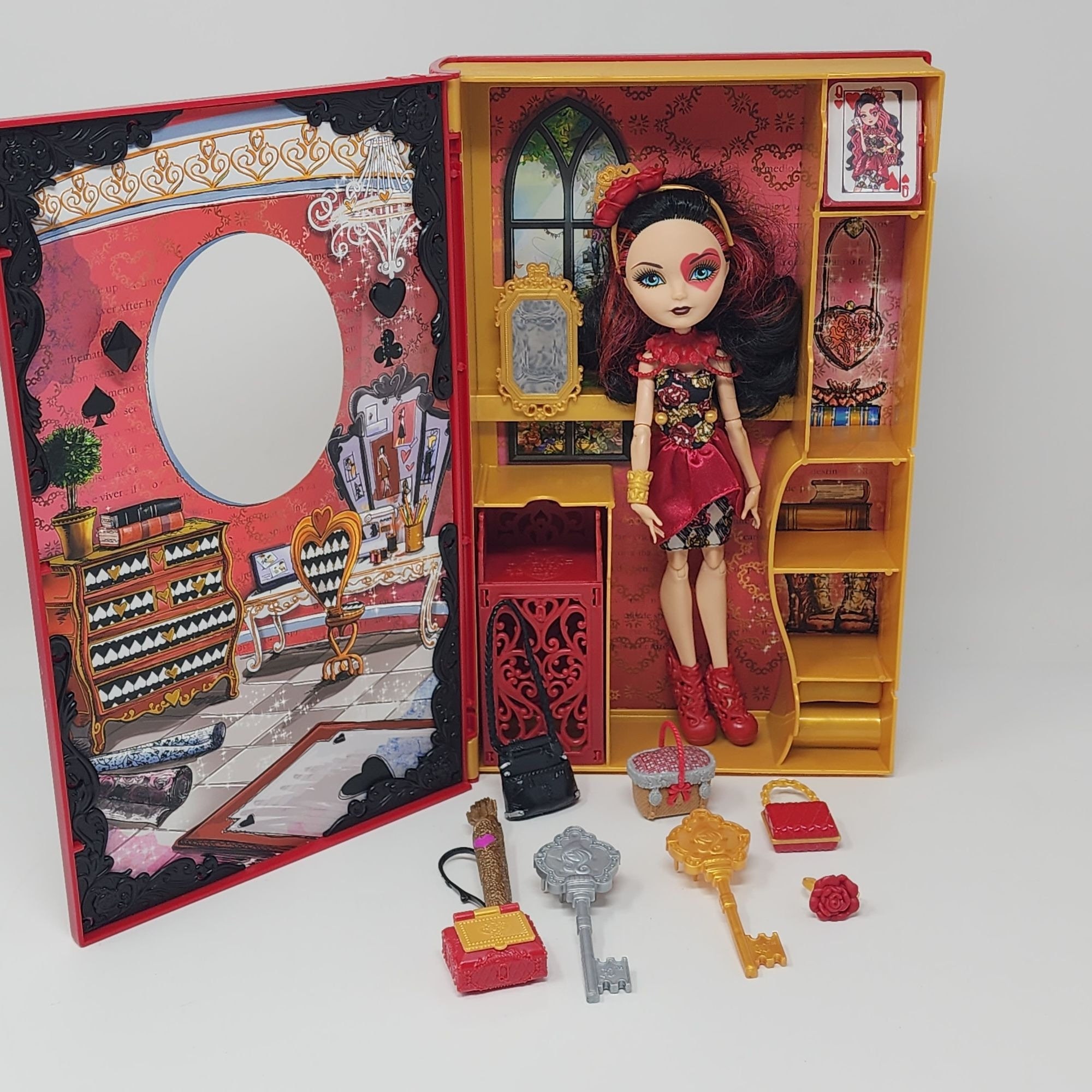 Ever After High LIZZIE HEARTS Ever After ROYAL Doll 1st Edition ORIGINAL  RELEASE 