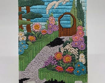 Kit Coussin Dentelle Elsa Williams Crewel - Motif Fleurs Violets Sur Illusion 12x12