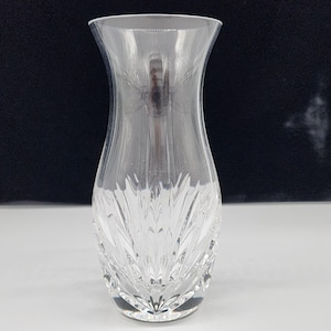 Jarrón de cristal Wedgwood con forma de capullo de 6,25&quot; de alto