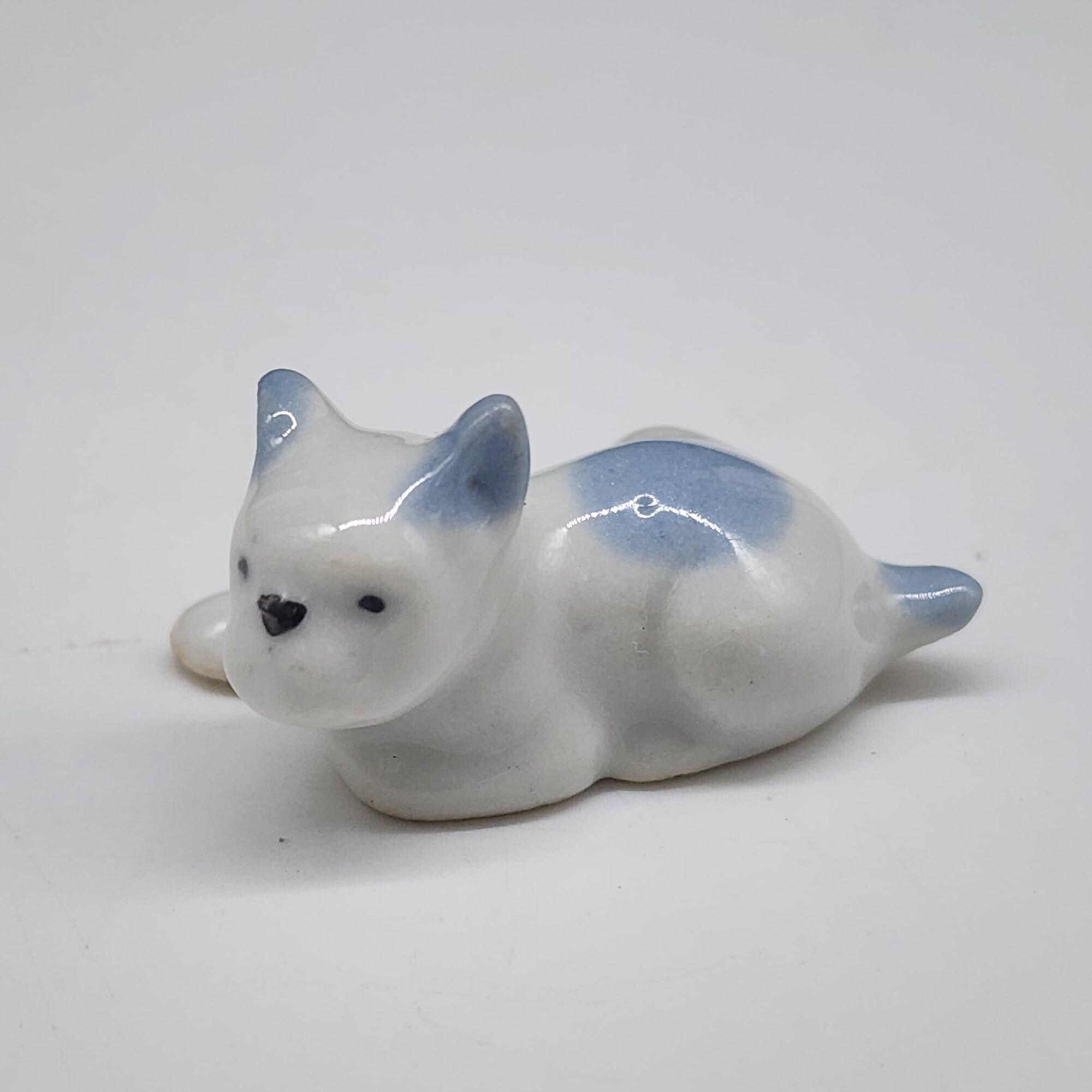 小さな陶器の白と青の犬の置物 手描き 日本製 - Etsy 日本