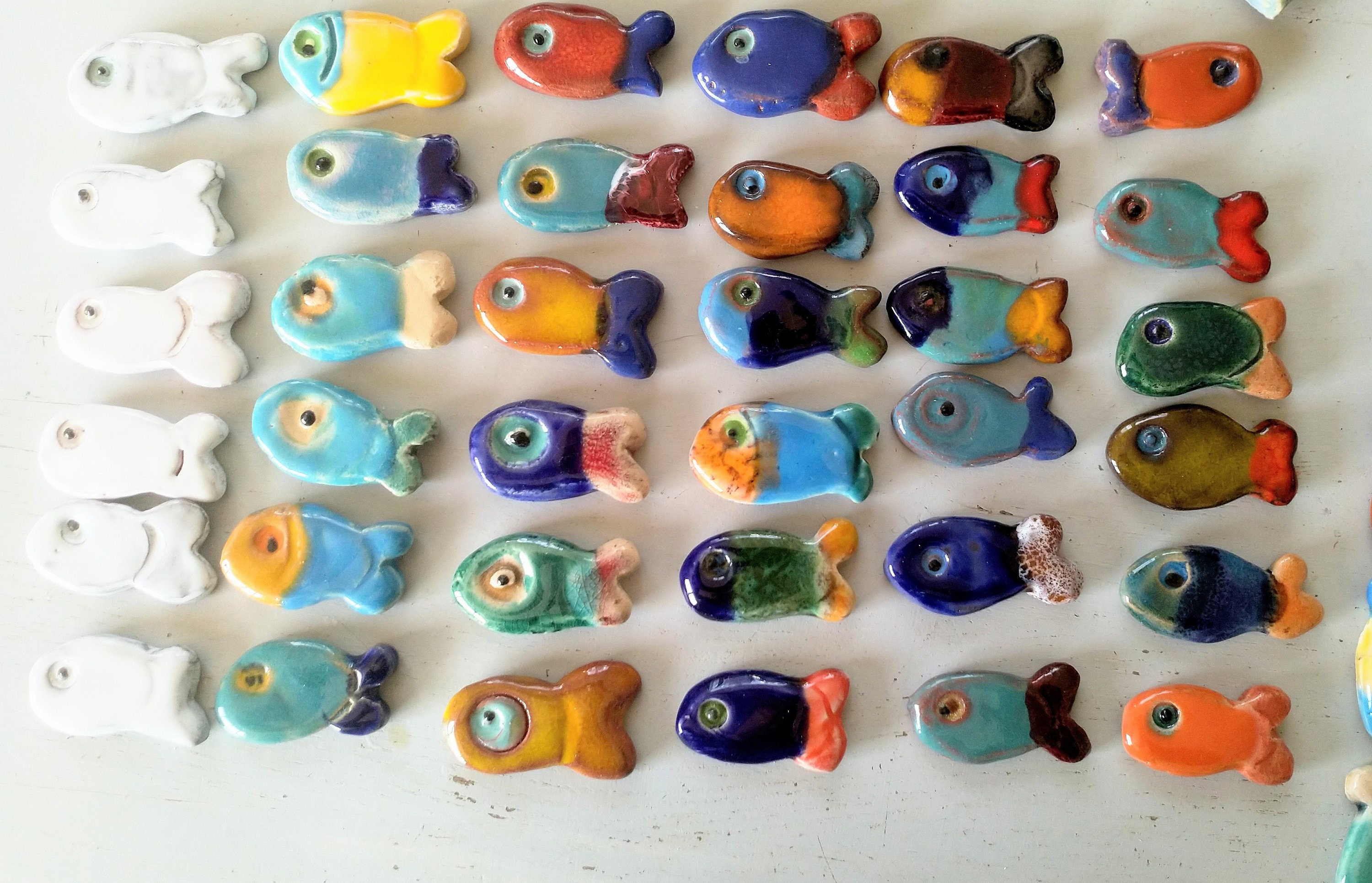 Lots de 6 Petits Poissons en Faïence Émaillée , Pièce Unique Art Mural Mosaïque , Décoration Marine