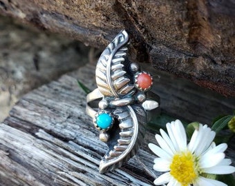 Vintage Southwestern Leafwork Turquoise and Coral Sterling Silver Ring - Size 7.5