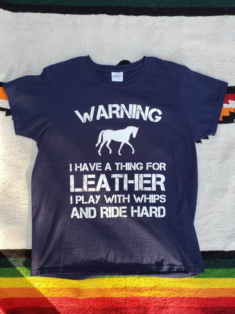 Size M Women/'s Horse Graphic Tee