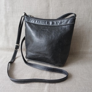 Vintage Women&#39;s Black Leather Shoulder Bag Crossbody Bag Black Leather Purse