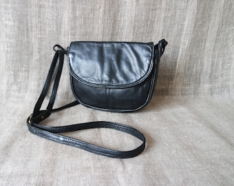 Petit sac à bandoulière noir en similicuir pour femme Sac à bandoulière en cuir végétalien noir