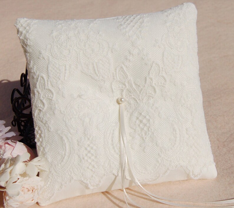 wedding Accessories.off-white ring pillow Beautiful lace Wedding ring pillow.Cotton ring pillow,lace ring bearer pillow,wedding gift