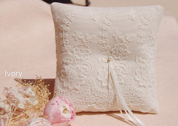 wedding Accessories.off-white ring pillow Beautiful lace Wedding ring pillow.Cotton ring pillow,lace ring bearer pillow,wedding gift