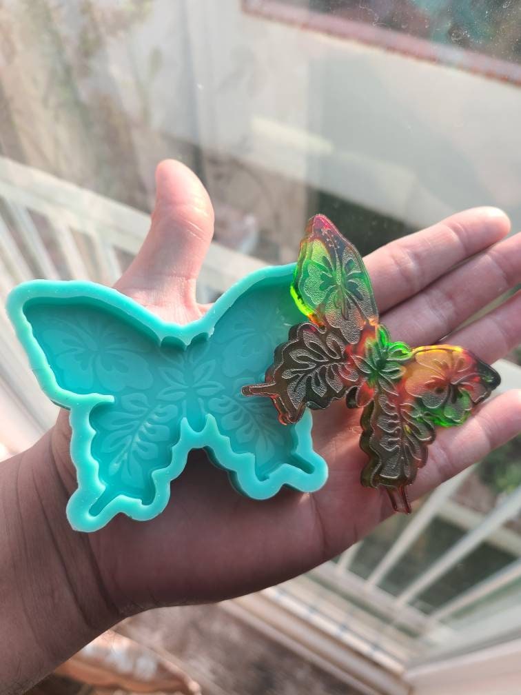 2 Pièces Moules à Bougies Papillon Pour Couler, Réutilisable Moule De Silicone Papillon Avec Fil De Mèche De Bougie, Moule En Pâques En Forme De Papillon Pour Bricolage Décoration Artisanale