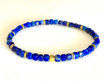 Armband lapis lazuli, natuurlijke blauwe lapis-edelsteen, «wijsheidssteen», helende edelsteen, uniseks, minimalistische rekbare armband.