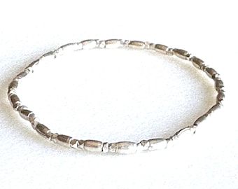 Karen Hill Tribe Pure Silver Stretch Bracelet, Dainty 2.5mm Thaï Fine Silver, Minimalist, Layering.