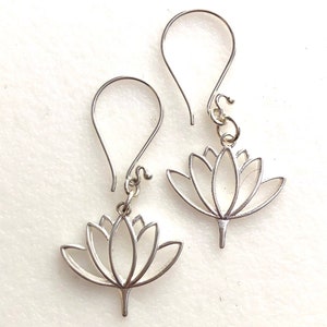 Lotus Blüten Ohrringe, Handwerker Lotus Blüten, Blumen Ohrringe, Lotusblüten, Sterling Silber