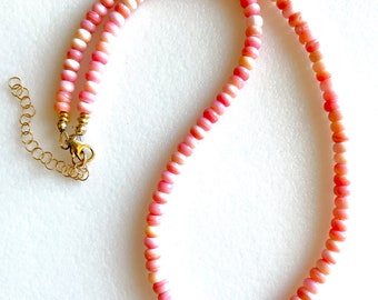 Concha de caracola reina rosa y gargantilla de perlas, collar de conchas marinas, concha de caracola genuina, perla barroca capullo de rosa, vermeil de oro, playa, novia.