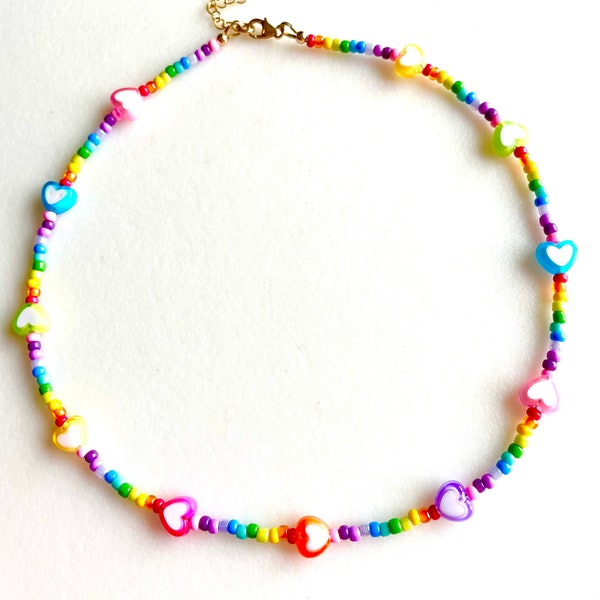 Choker coloré aux bonbons minuscules, perles et cœurs de graines arc-en-ciel, perles de verre multicolores haut de gamme, choker pastel au néon à la mode, remplissage d’or