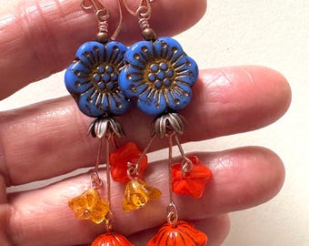 ピアス Colored Ice Flower Earrings Cornflower Blue Flower Earrings, Premium Czech Glass, Blue