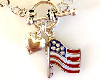 Amerikanische Flagge Armband, rot und blau emaillierte Flagge, Strass USA Flagge, Liebe Amerika, pastelliger Schmuck, USA Flagge