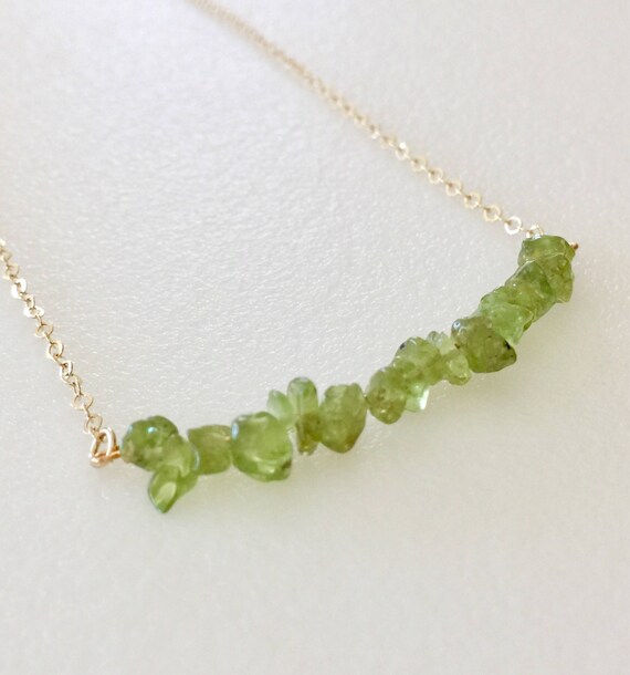 Peridot Bar Halskette August Birthstone Apfel Grun Peridot zarte Bar Halskette minimalistische Bar 14K Gold fullen Sterling Silber Etsy