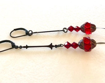 Robijnrode oorbellen, lange glazen hangers, premium rood Tsjechisch glas, Swarovski-elementen, art-deco onderdelen van zwart metaal, boho, Kerstmis