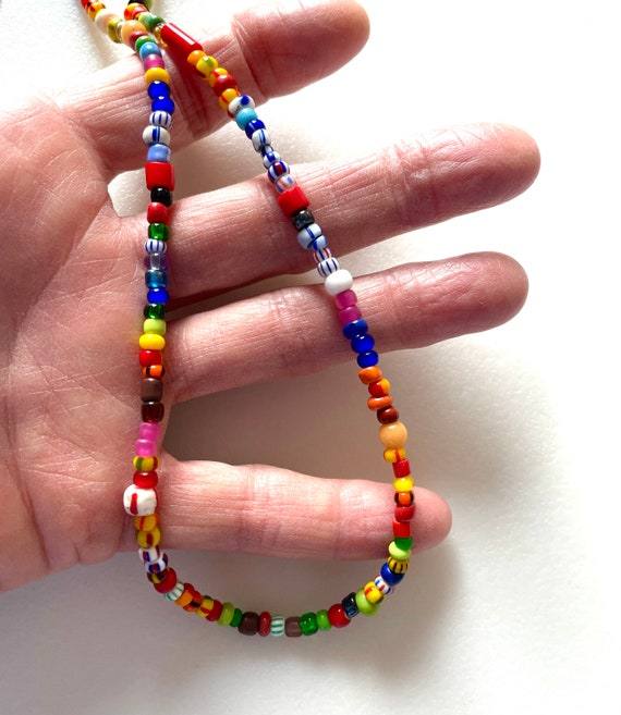 Iside Creazioni - materiali: collana con perline in plastica, vetro e