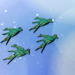 4 Pieces Bronze Flying Bird ~ Green Patina Bronze Alloy Bird Connectors Charms Pendants 31mm x 18mm for Jewelry Making Earrings Necklaces