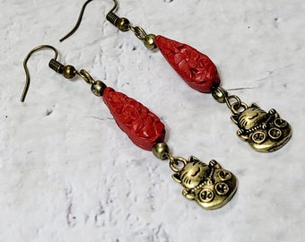 Pendientes de gato de la suerte para el Año Nuevo Chino - Pendientes de cinabrio - Pendientes chinos - Pendientes de gato de la suerte - Joyería de cinabrio - Zodiaco chino - Gatos