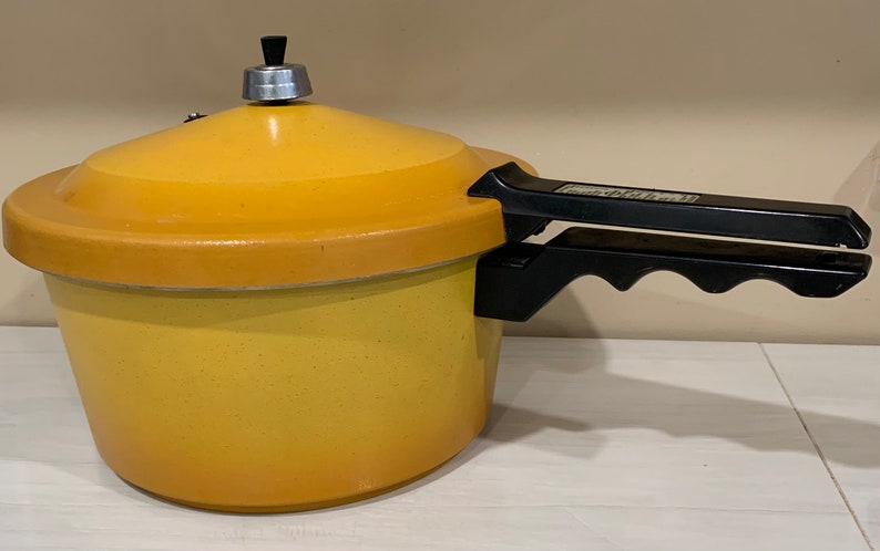 Vintage 1975 Presto 20 Quart Pressure Cooker Canner Harvest Gold  w/Instructions • $77.39