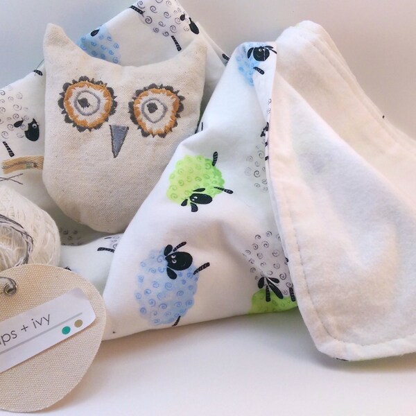 XL Playful sheep baby blanket;Receiving blanket;stroller blanket;pram blanket;swaddle blanket;Gender neutral;Perfect baby shower gift