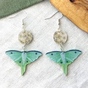 Pendientes colgantes de polilla Luna pintada y luna llena de madera