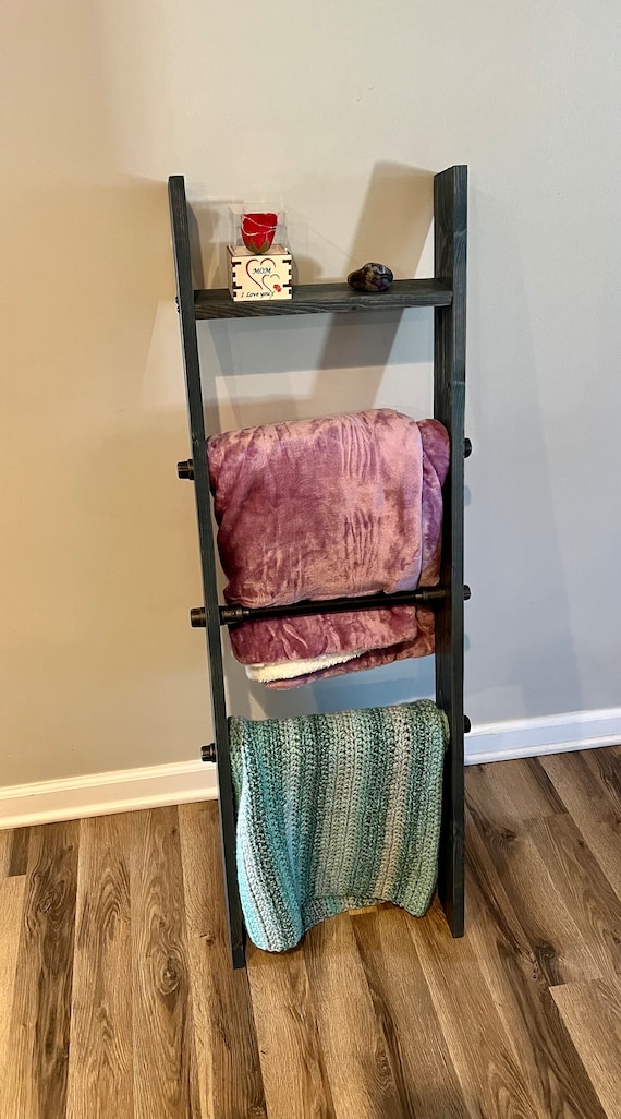 4FT Industrial Pipe and Wood Blanket Ladder - With Shelf - Wood Quilt Ladder - Rustic Quilt Blanket Ladder - Pipe Decor Blanket Ladder