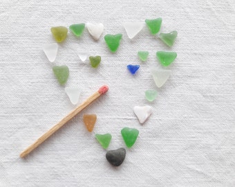 Sea glass heart, Medium heart 0.5cm to 1 cm, Lot ideal for jewelry or collection. Multicolored hearts.