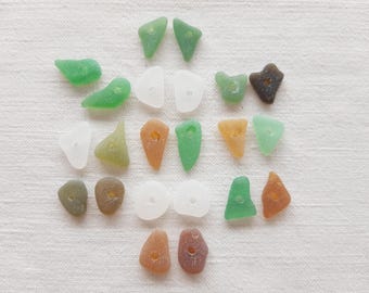 Vidrio marino auténtico perforado de 1 cm, con perforación central, 22 cuentas de vidrio pulido multicolor. Juego para hacer joyas.