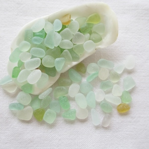 Genuine tiny sea glass, (100 pcs) pastels sea glass, ideal size for tiny bottles or mosaic .