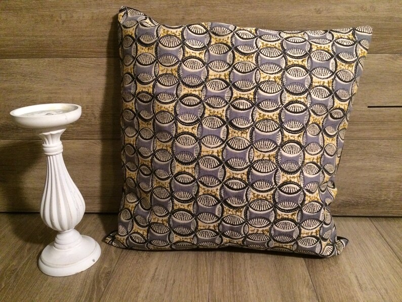 Housse de coussin à motifs ethniques jaune gris et noir image 1