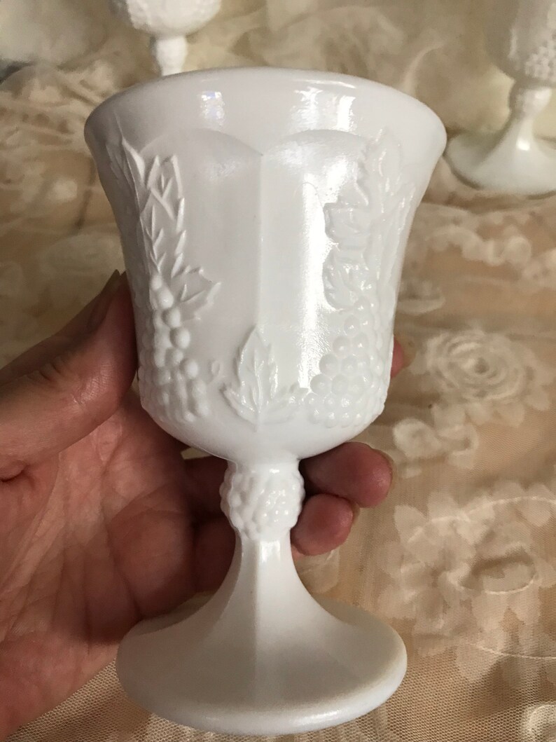 25/% OFF Vintage Indiana Harvest Grape Milk White Wedding Milk Glass Farmhouse Style Drinking Glasses Barware Sold Separately