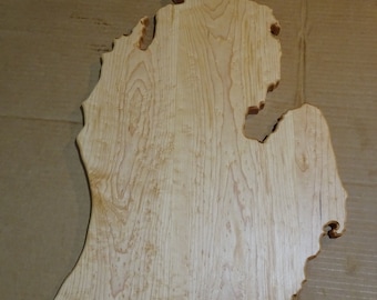 Michigan cutting board/ food board.  Curly hard maple.  Food grade finish.  Large 16"x20"