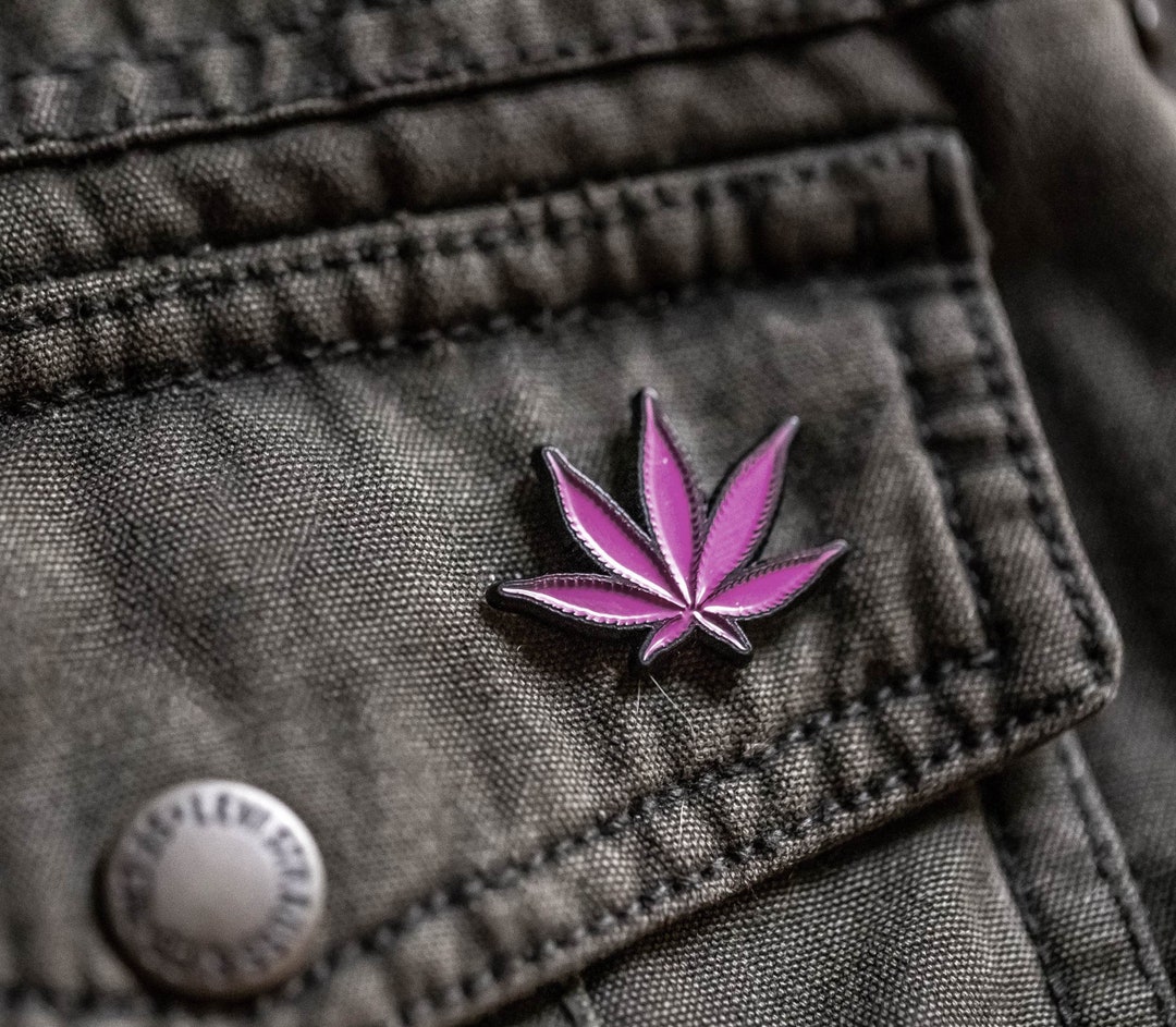 Pin De Solapa Esmaltado De Hoja De Marihuana, Hierro Esmalte