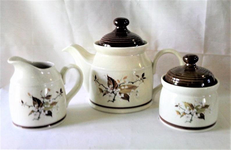 Vintage 1979 Royal Doulton Wild Cherry Teapot New Condition Lambethware Made In England