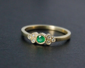 Gold Grün Smaragd Ring - Weiße Diamanten - Wählen Sie Ihren Geburtsstein, Geburtsstein Ringe