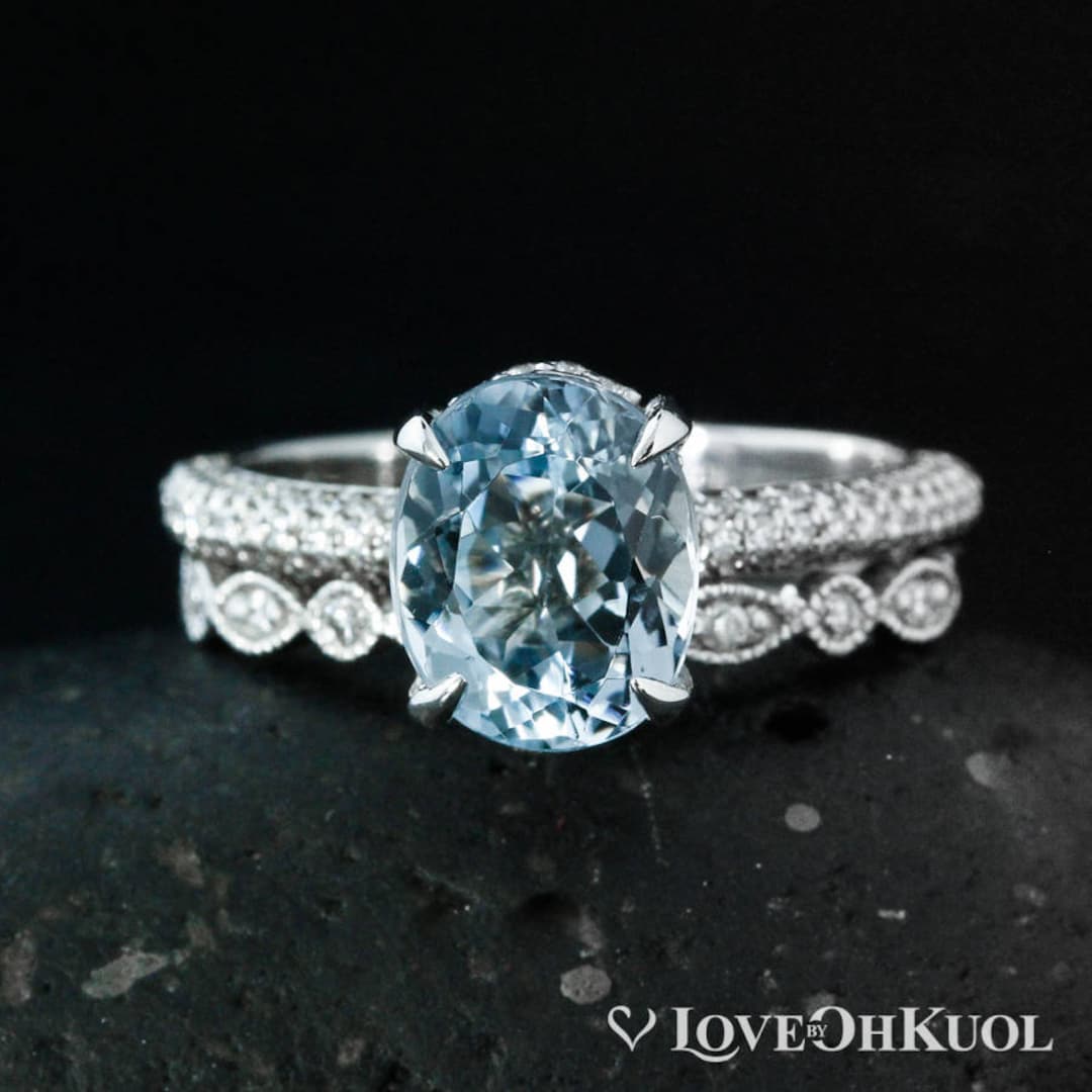 Anillo de compromiso con aguamarina azul de corte ovalado - Alianza de