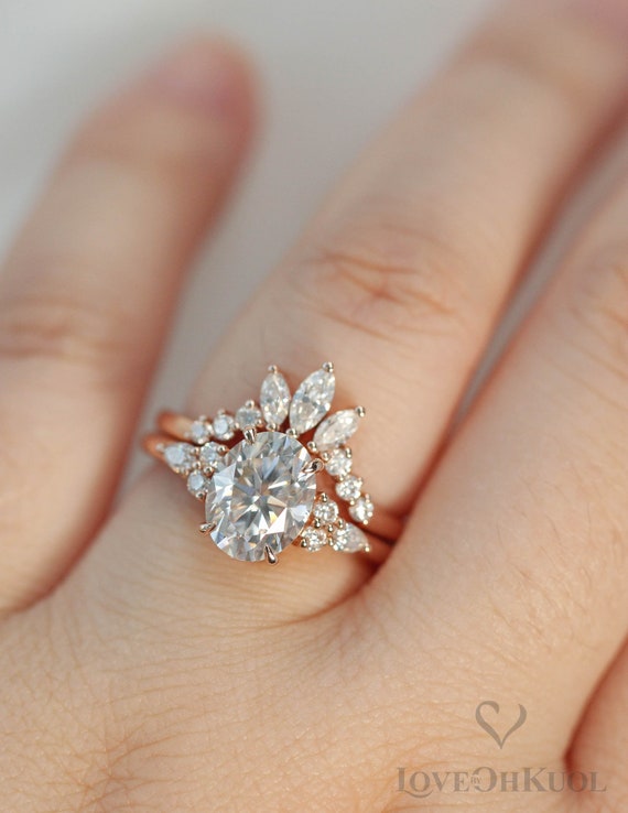 Low profile deals oval engagement ring