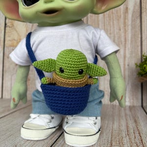 Baby Yoda/Grogu Plushie Amigurumi image 5
