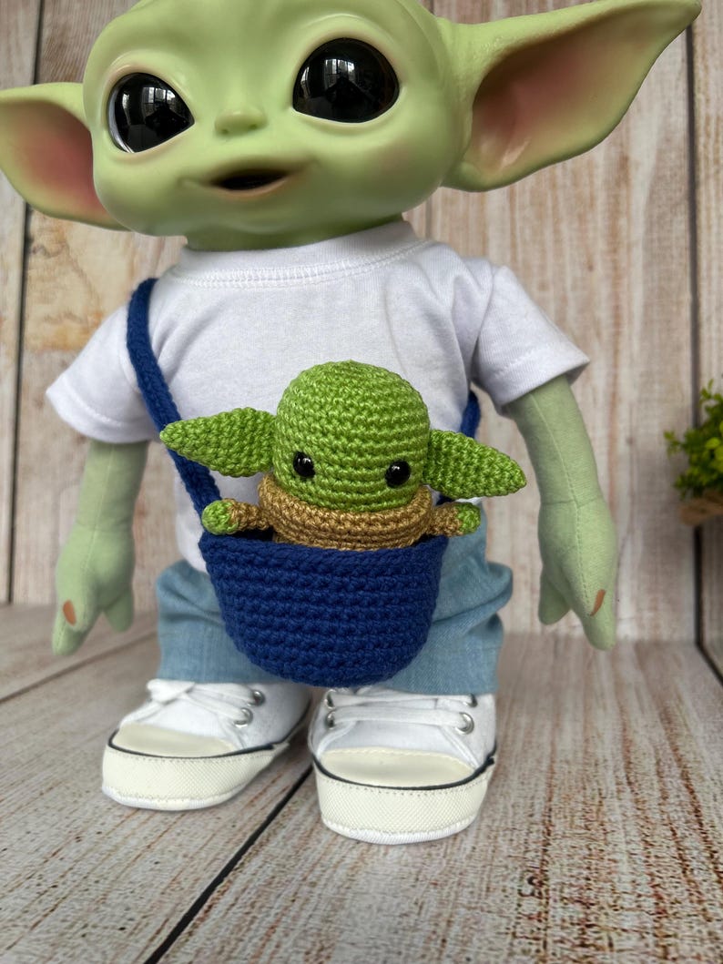 Baby Yoda/Grogu Plushie Amigurumi image 5