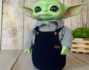 Salopette au crochet pour poupée Baby Yoda de 28 cm