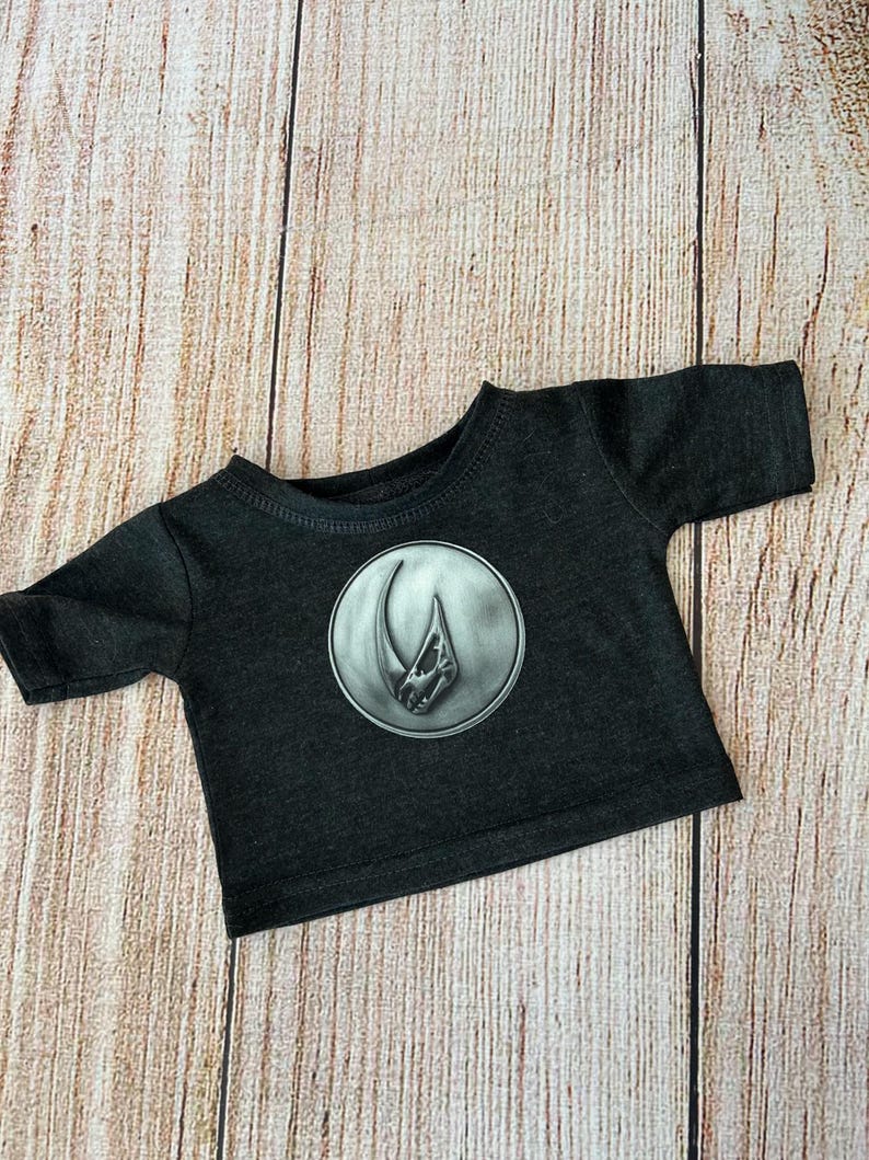 Tryckt t-shirt till Baby Yoda docka (28 cm) bild 4