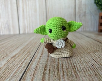 Porte-clés bébé extraterrestre au crochet fait main, inspiré de Bébé Yoda (7,6 cm)