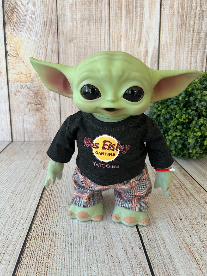 Baby Yoda Doll 11 inch Printed T-shirt Mos Eisley