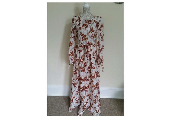 ORIGINAL 70's Vintage Long Sleeved Cream and Brown