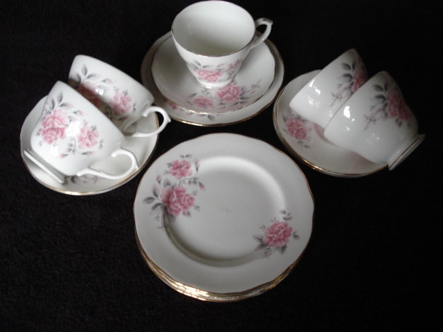 5 Trios, Dorer de Floral, Or Rose et Argent, Fine Porcelaine Anglaise, Duchesse, Vintage Party Vaiss