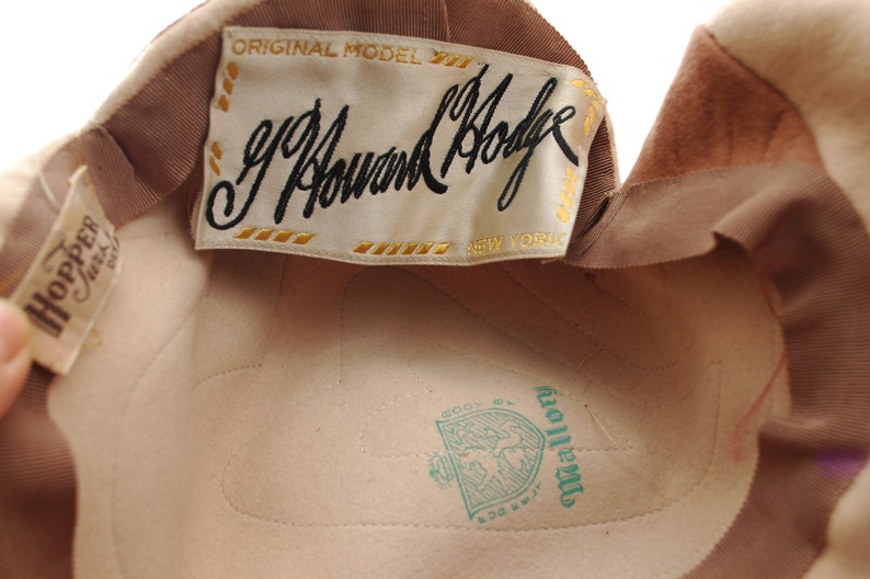 Vintage 1950s 50s G Howard Hodge Beige Tan Heart Ladies Beige Party Pillbox Hat Cloche Wool
