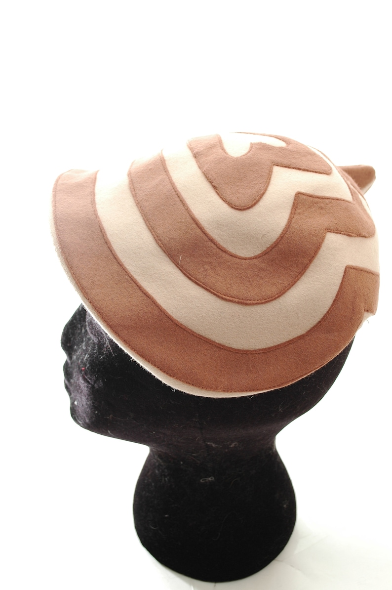 Vintage 1950s 50s G Howard Hodge Beige Tan Heart Ladies Beige Party Pillbox Hat Cloche Wool