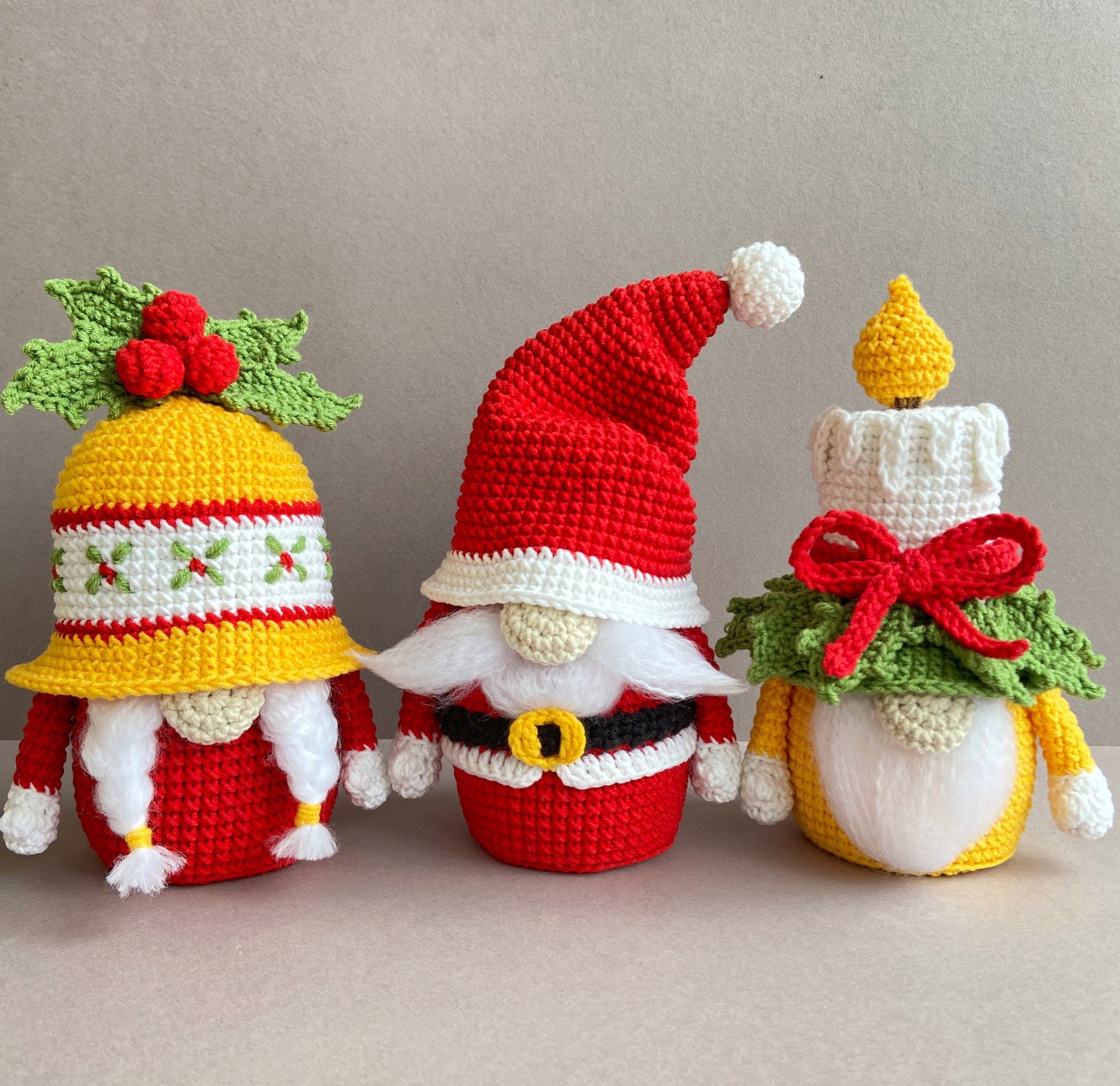 Новогодние игрушки крючком